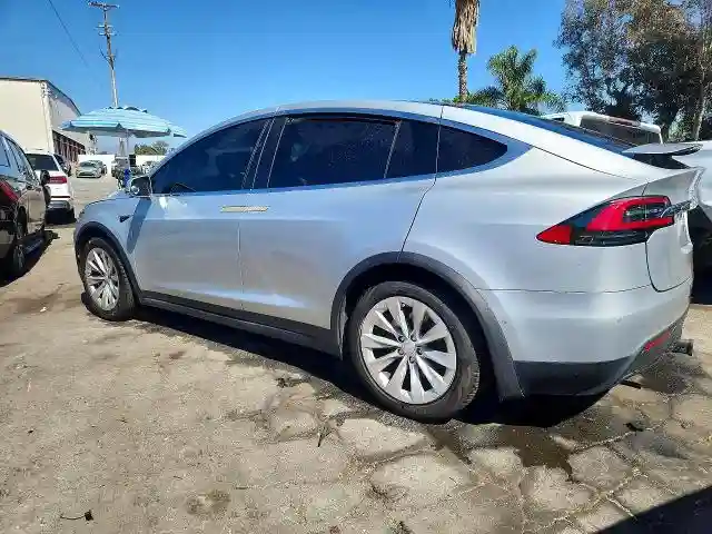 5YJXCBE25GF024933 2016 TESLA MODEL X-1