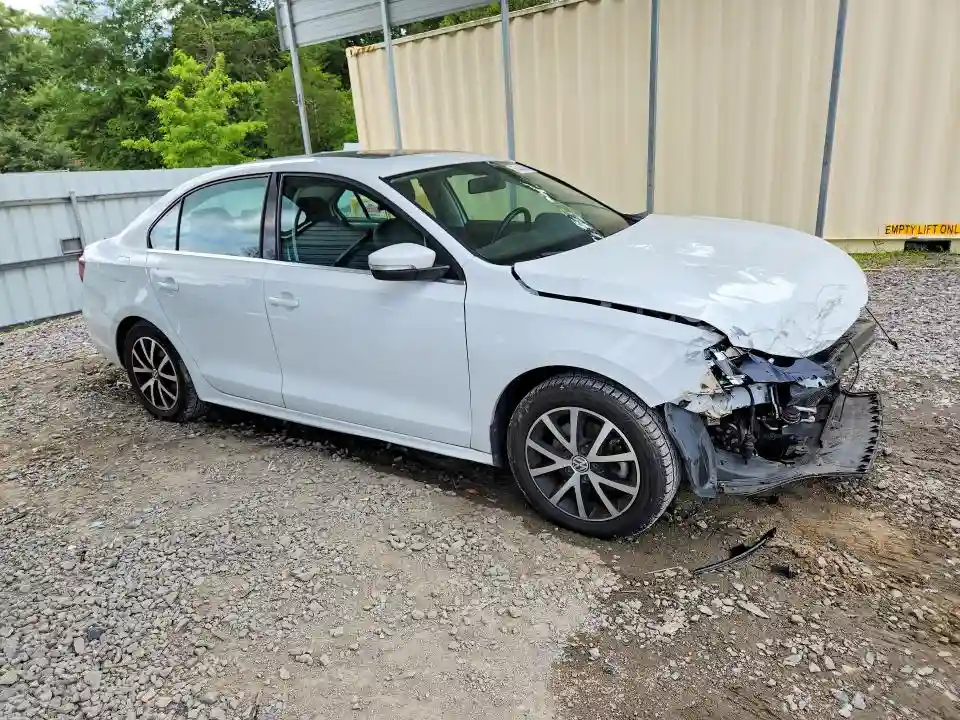 3VWDB7AJ0HM270525 2017 VOLKSWAGEN JETTA SE-3