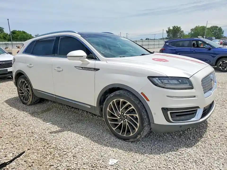 2LMPJ6L92KBL23430 2019 LINCOLN NAUTILUS-3