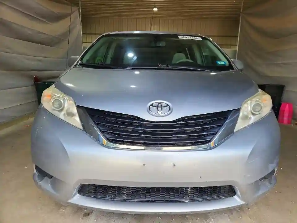 5TDJK3DC4BS025326 2011 TOYOTA SIENNA-4