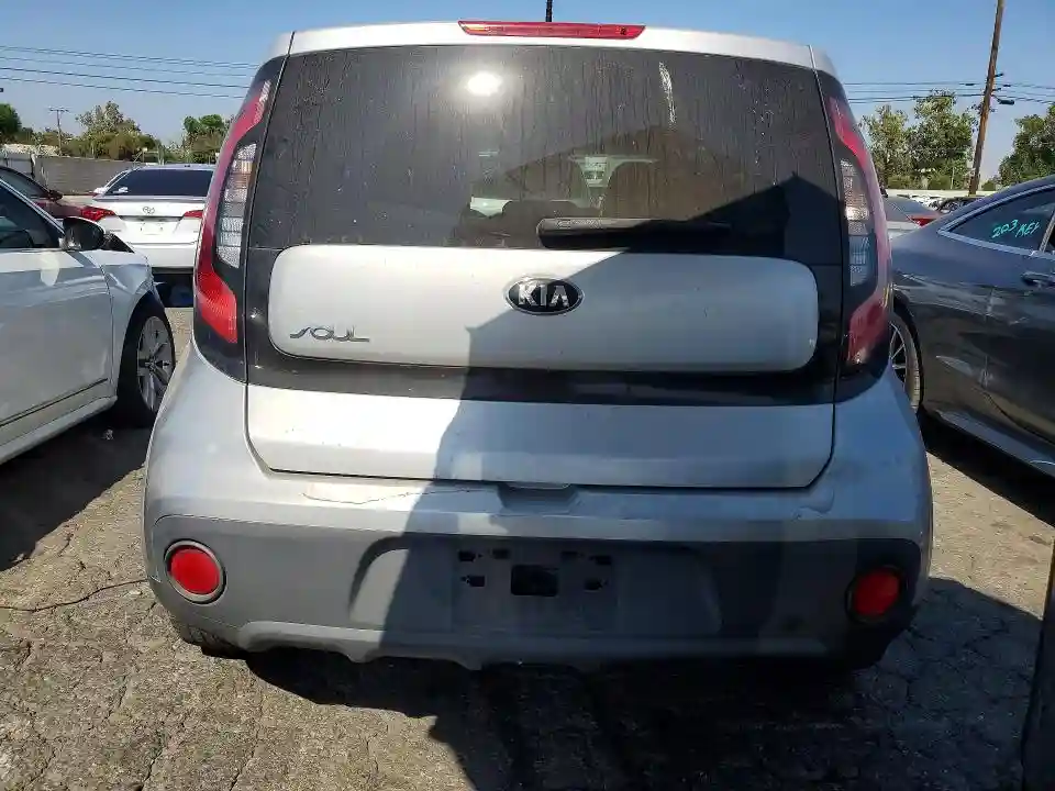 KNDJN2A20J7622091 2018 KIA SOUL-5
