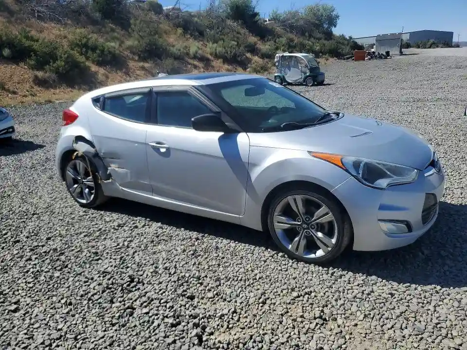 KMHTC6AD5DU166064 2013 HYUNDAI VELOSTER-3