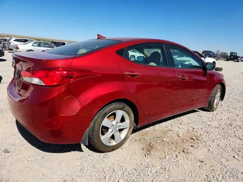 5NPDH4AE8DH212987 2013 HYUNDAI ELANTRA-2