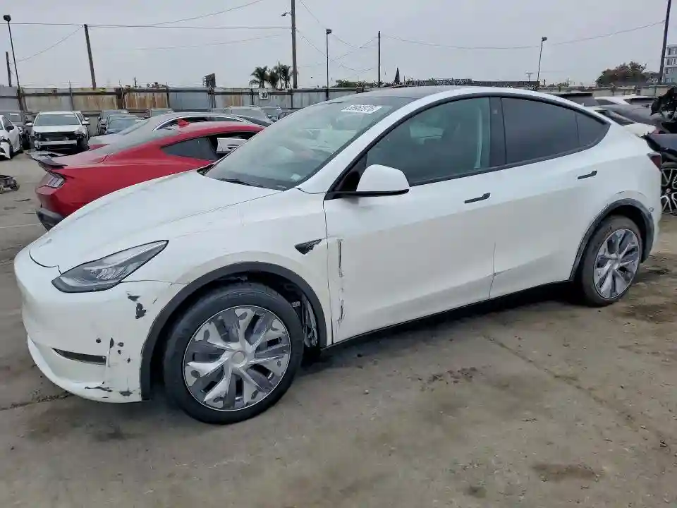 7SAYGDEE1PA025737 2023 TESLA MODEL Y-0