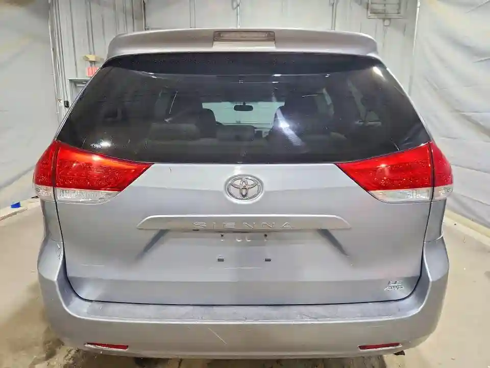 5TDJK3DC4BS025326 2011 TOYOTA SIENNA-5