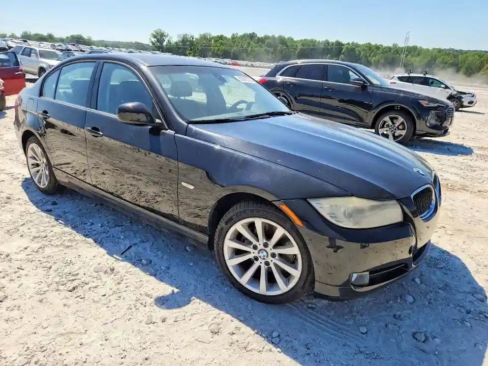 WBAPH7C50BE678936 2011 BMW 3 SERIES-3