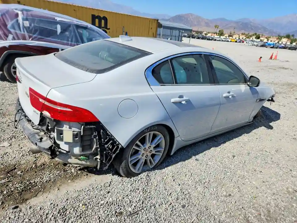 SAJAD4BG3HA945509 2017 JAGUAR XE-2