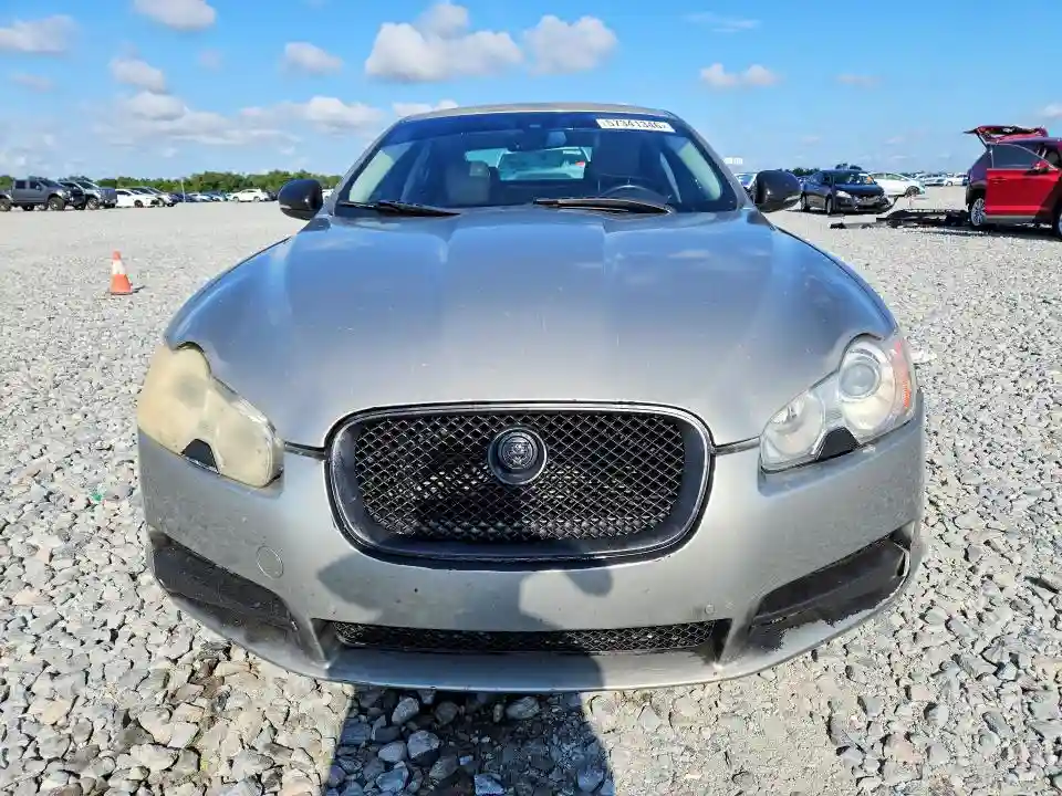 SAJWA0GB8BLS18379 2011 JAGUAR XF-4
