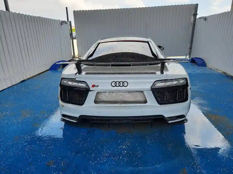 WUAKBAFXXH7903954 2017 AUDI R8-5