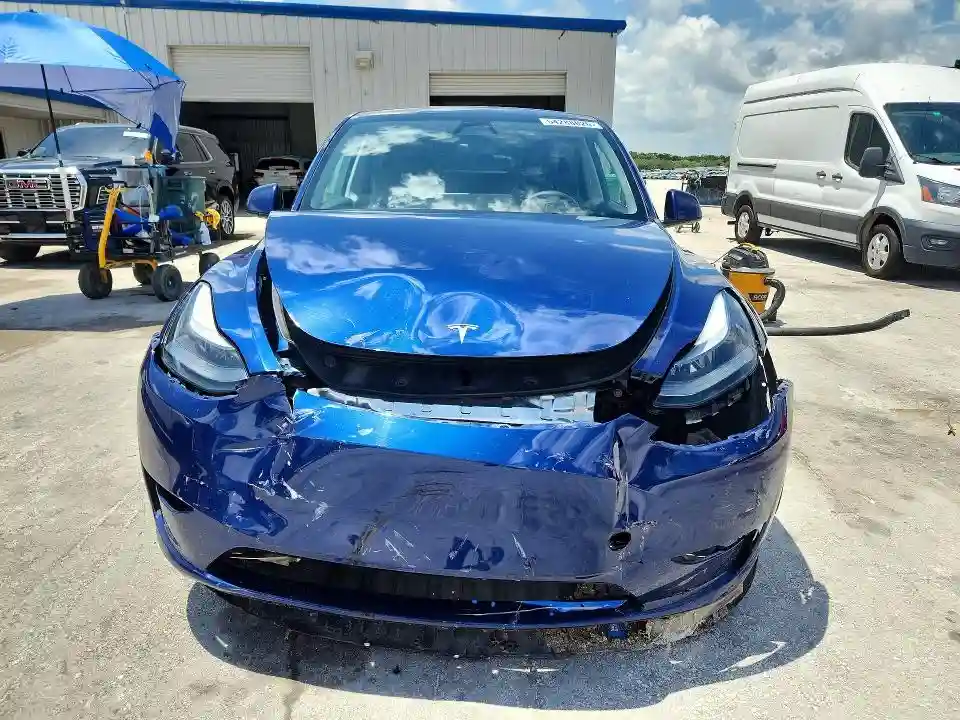 7SAYGDEE7PA170488 2023 TESLA MODEL Y-4