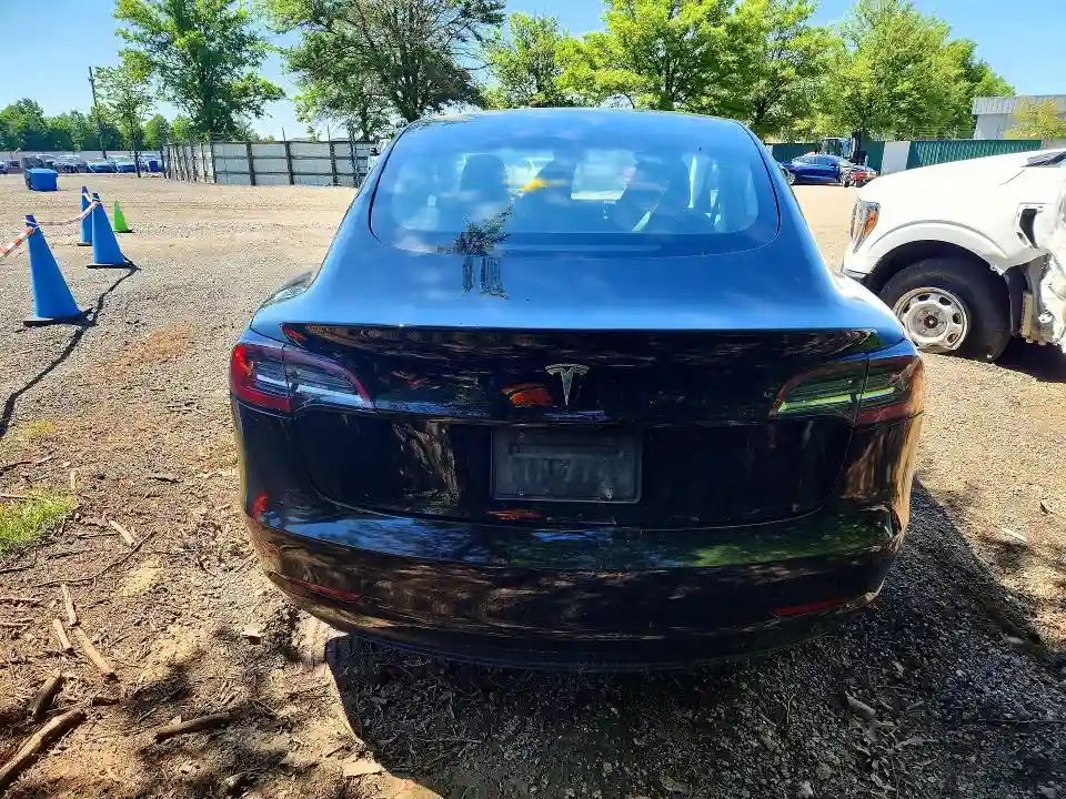 5YJ3E1EA1PF434946 2023 TESLA MODEL 3-5