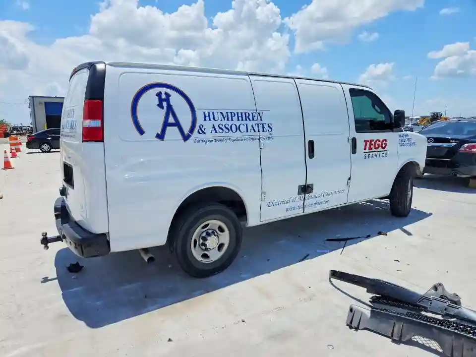 1GCWGAFP8R1290060 2024 CHEVROLET EXPRESS-2