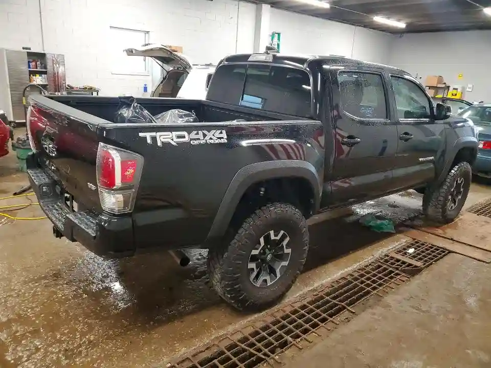 3TMCZ5AN8PM557384 2023 TOYOTA TACOMA-2