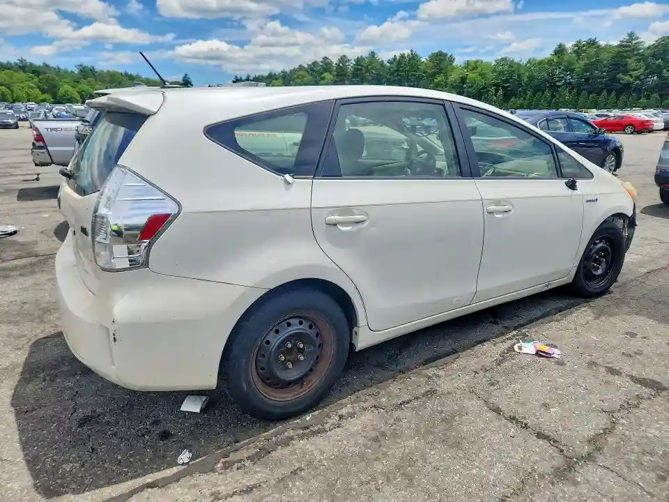 JTDZN3EU2C3176556 2012 TOYOTA PRIUS V TH-2