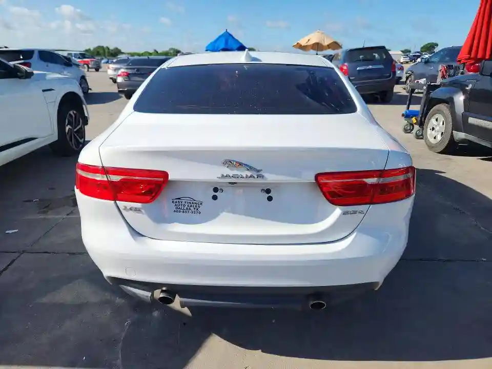 SAJAD4FX7JCP34754 2018 JAGUAR XE-5