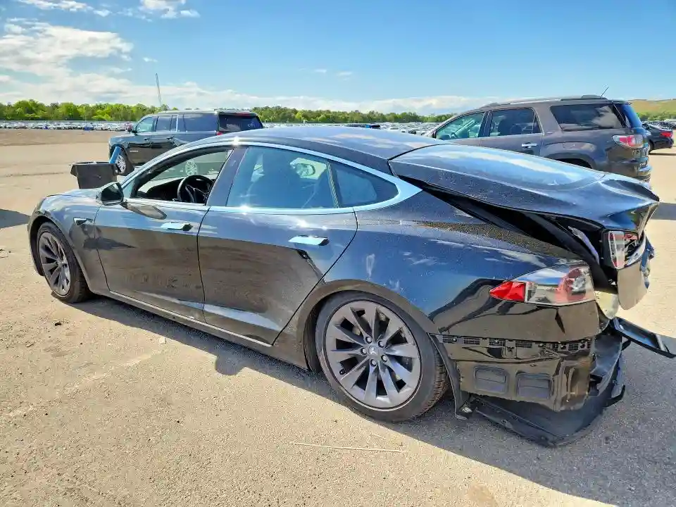 5YJSA1E20LF409367 2020 TESLA MODEL S-1