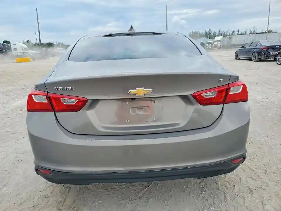 1G1ZD5ST1JF155812 2018 CHEVROLET MALIBU-5