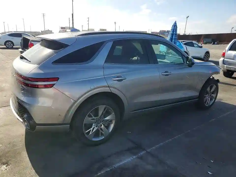 KMUMCDTC2NU040874 2022 GENESIS GV70 3.5T-2