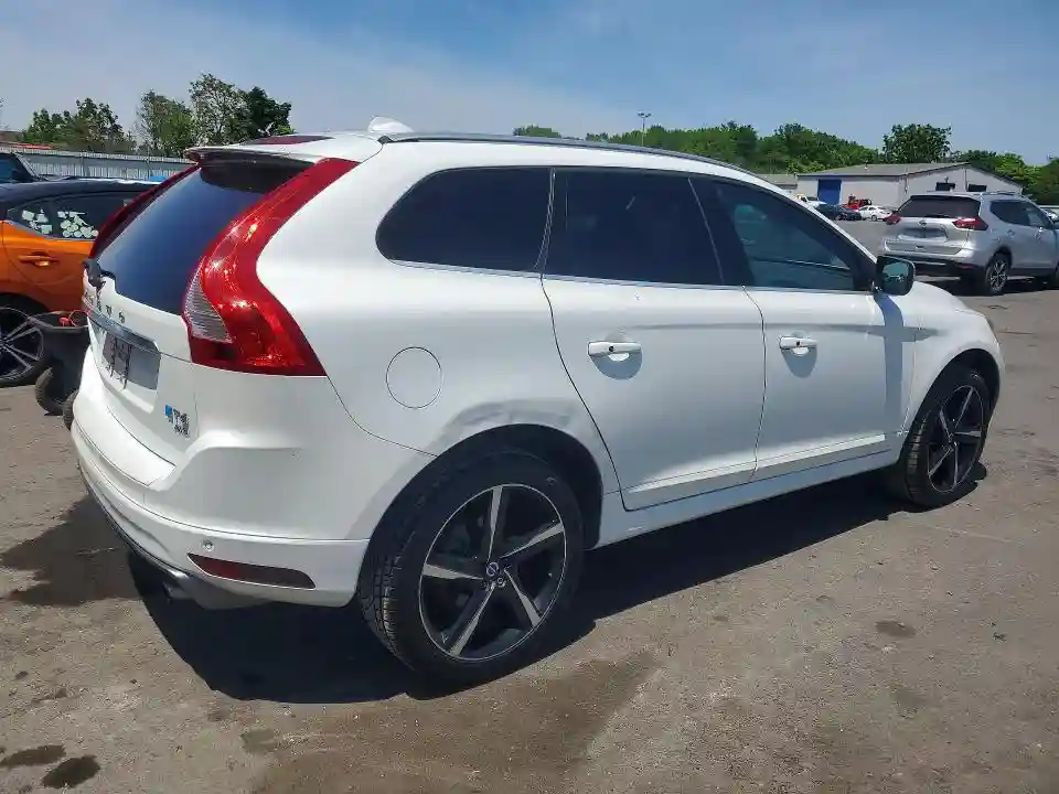 YV4902RS4F2726901 2015 VOLVO XC60-2