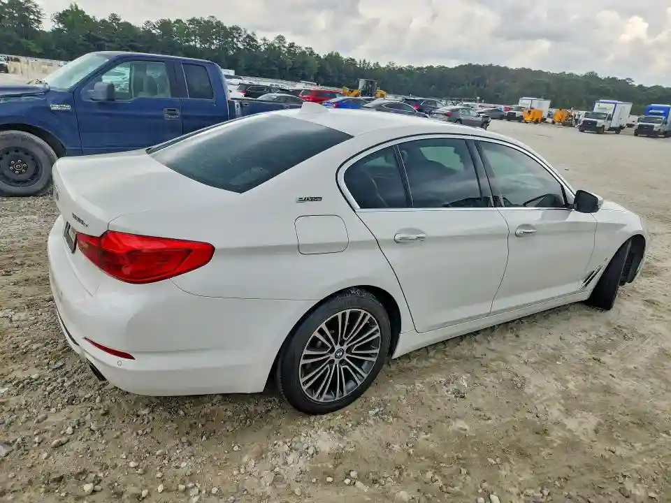 WBAJA9C5XJB032745 2018 BMW 5 SERIES-2