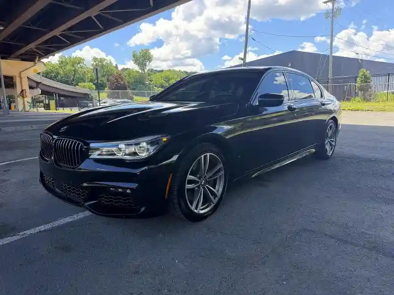 WBA7F2C56K8240643 2019 BMW 7 SERIES-1