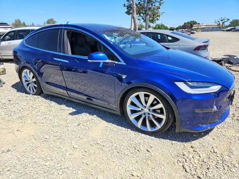 5YJXCBE28MF322520 2021 TESLA MODEL X-3