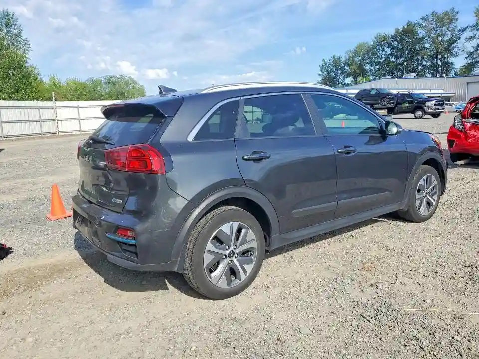 KNDCE3LG6N5132604 2022 KIA NIRO-2