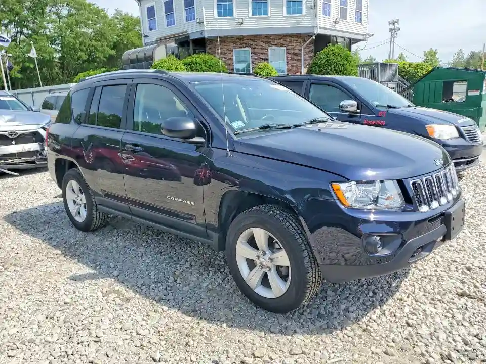 1J4NF5FB1BD164048 2011 JEEP COMPASS-3