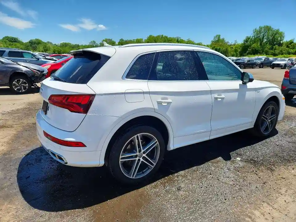 WA1A4AFY6J2210050 2018 AUDI SQ5-2