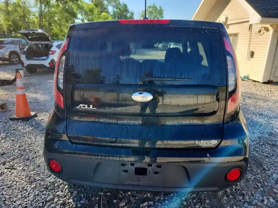 KNDJN2A22J7626336 2018 KIA SOUL BASE-5