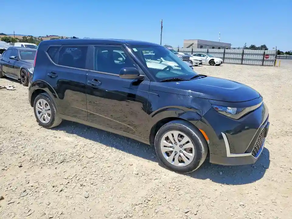 KNDJ23AU7P7843082 2023 KIA SOUL-3