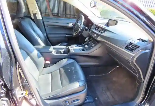 JTHKD5BH5F2216712 2015 LEXUS CT 200-4