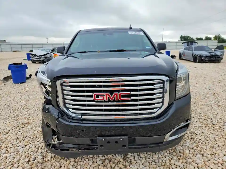 1GKS1GKC7JR389338 2018 GMC YUKON-4