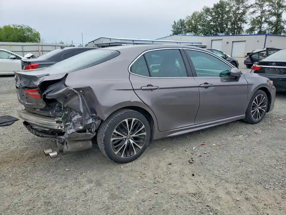 4T1B11HK4JU150328 2018 TOYOTA CAMRY-2