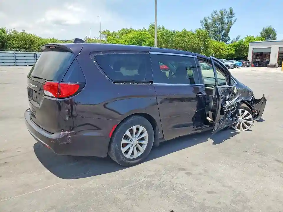 2C4RC1FG2JR279144 2018 CHRYSLER PACIFICA-2