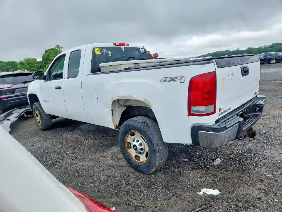 1GT22ZCG0BZ361341 2011 GMC SIERRA-1