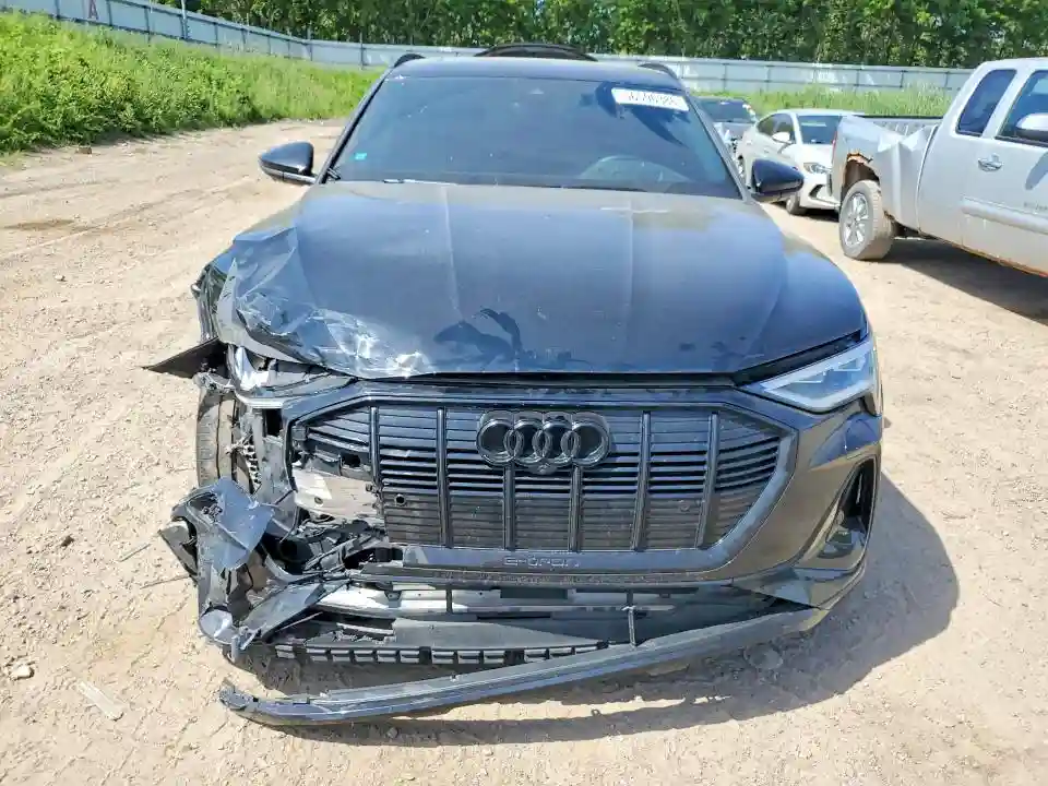 WA1VCBGE3NB039763 2022 AUDI E-TRON S P-4