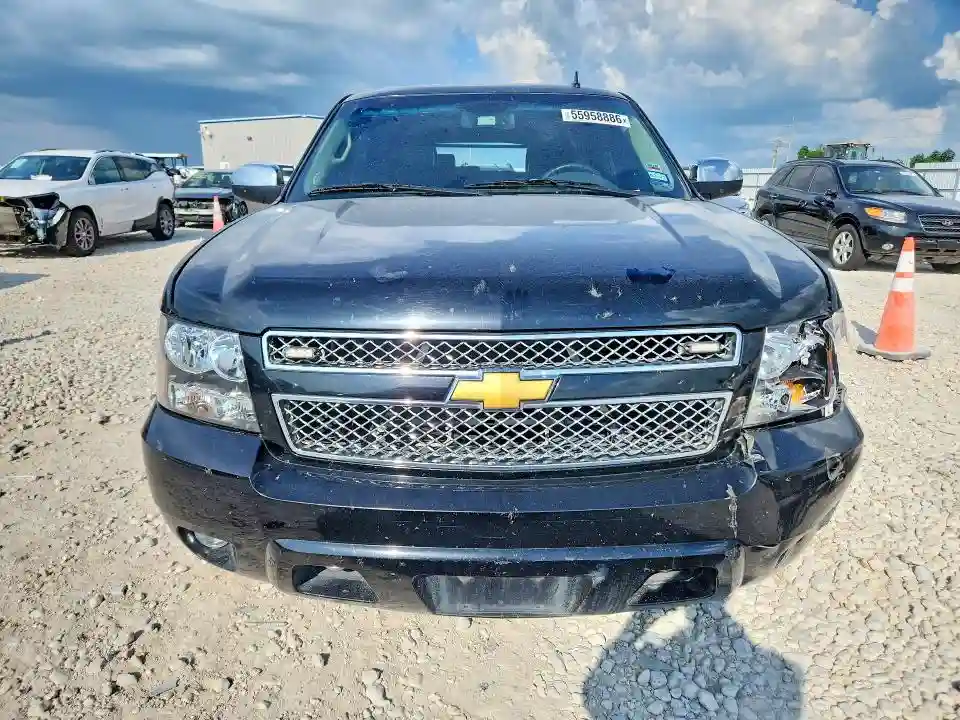 1GNSCHE06DR377321 2013 CHEVROLET SUBURBAN-4