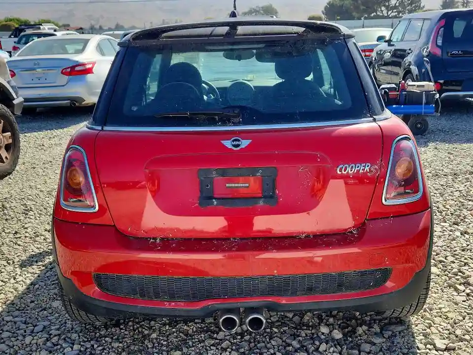 WMWMF7C50ATZ70461 2010 MINI COOPER-5