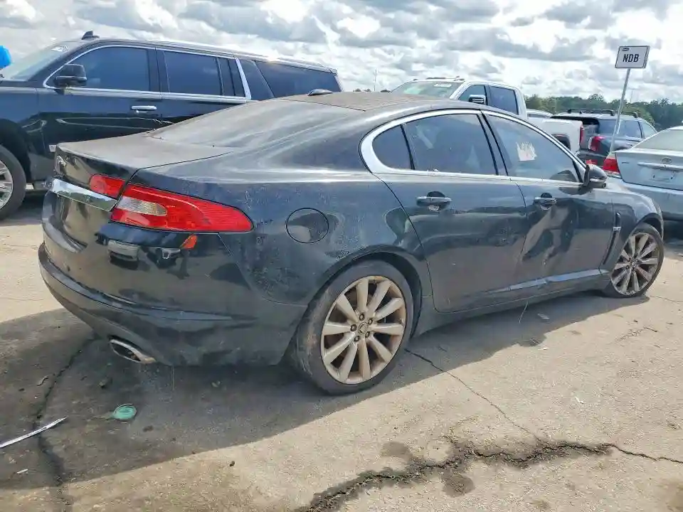 SAJWA0GB1BLS06896 2011 JAGUAR XF-2