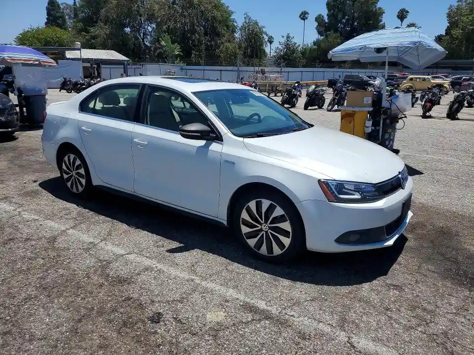 3VW637AJ9DM284441 2013 VOLKSWAGEN JETTA-3