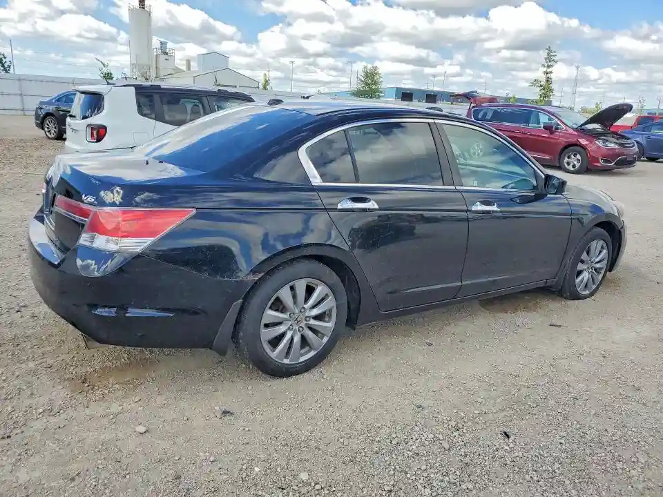 1HGCP3F84BA006809 2011 HONDA ACCORD-2