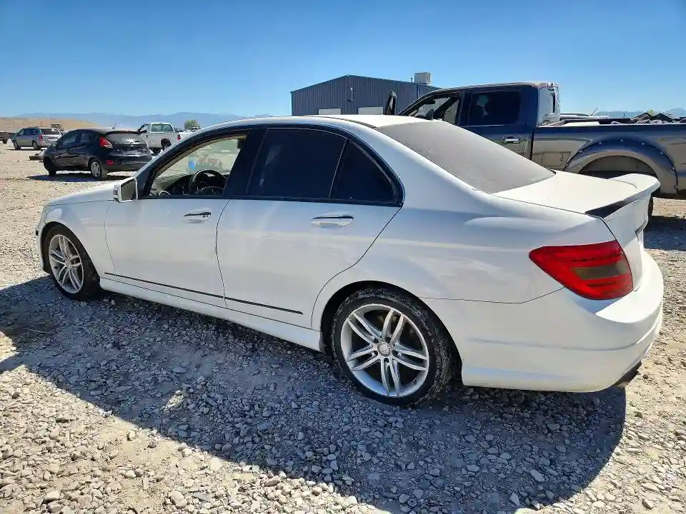 WDDGF4HB1DA835945 2013 MERCEDES-BENZ C-CLASS-1