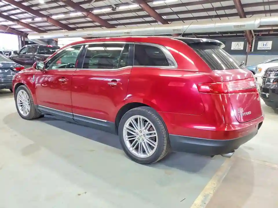 2LMHJ5AT7GBL02674 2016 LINCOLN MKT-1