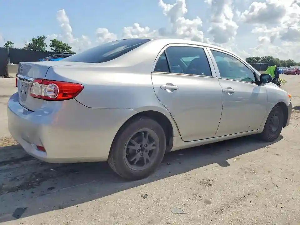 2T1BU4EE9DC965802 2013 TOYOTA COROLLA-2