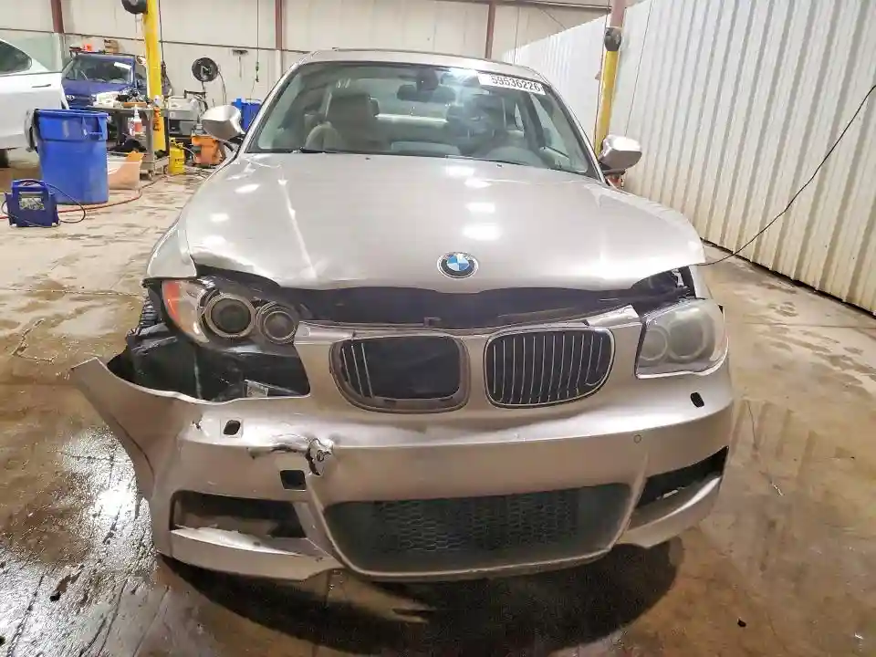WBAUC9C52BVM11407 2011 BMW 1 SERIES-4