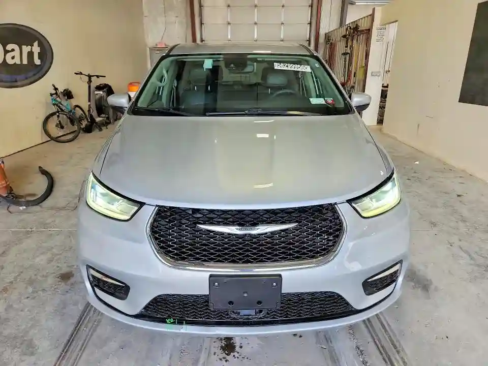 2C4RC1BGXPR625049 2023 CHRYSLER PACIFICA-4