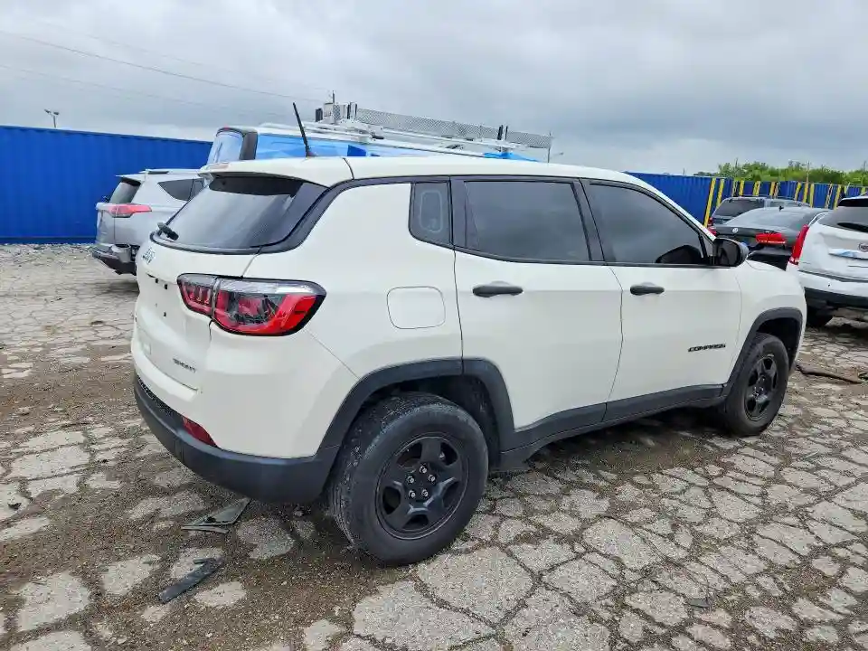 3C4NJDAB9JT308170 2018 JEEP COMPASS-2