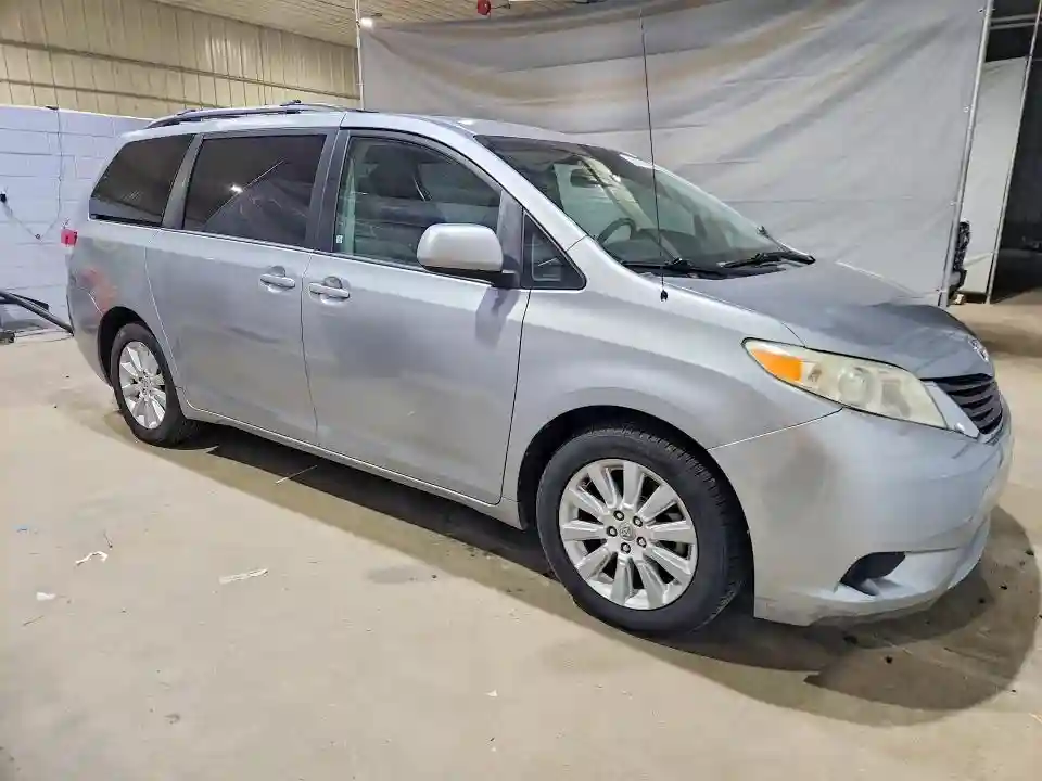 5TDJK3DC4BS025326 2011 TOYOTA SIENNA-3