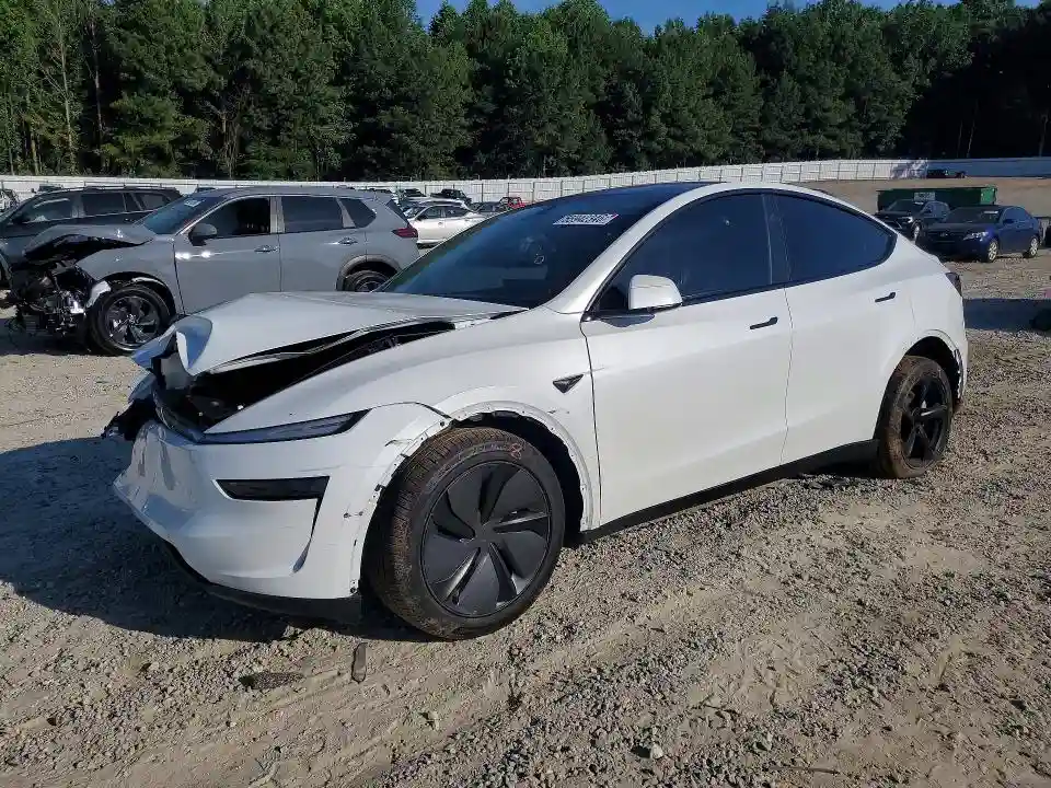 7SAYGDEE7TA447327 2026 TESLA MODEL Y-0